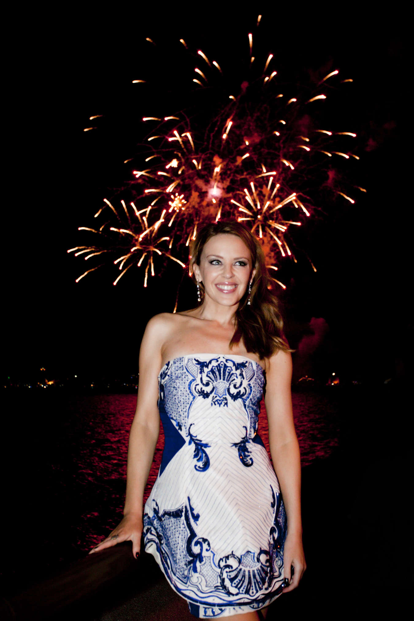Kylie Minogue - 9PM Family Fireworks New Year's Eve in Sydney